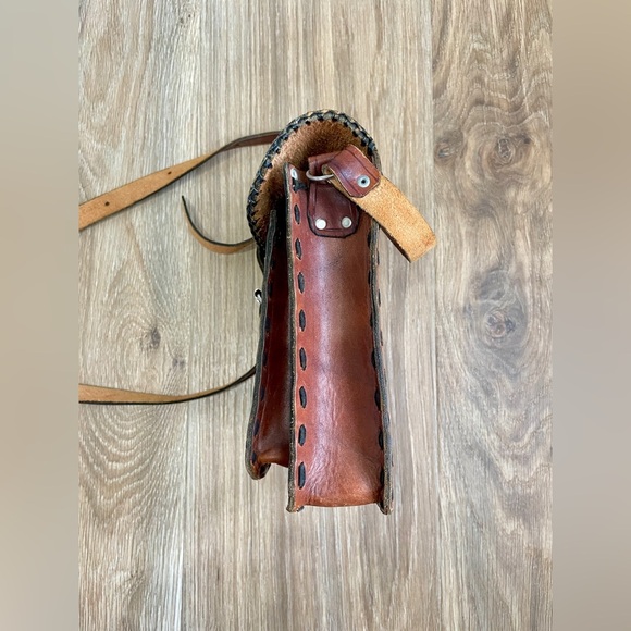 Vintage Handmade Tooled Mandala Brown Leather Crossbody / Shoulder Bag EUC - Picture 5 of 7